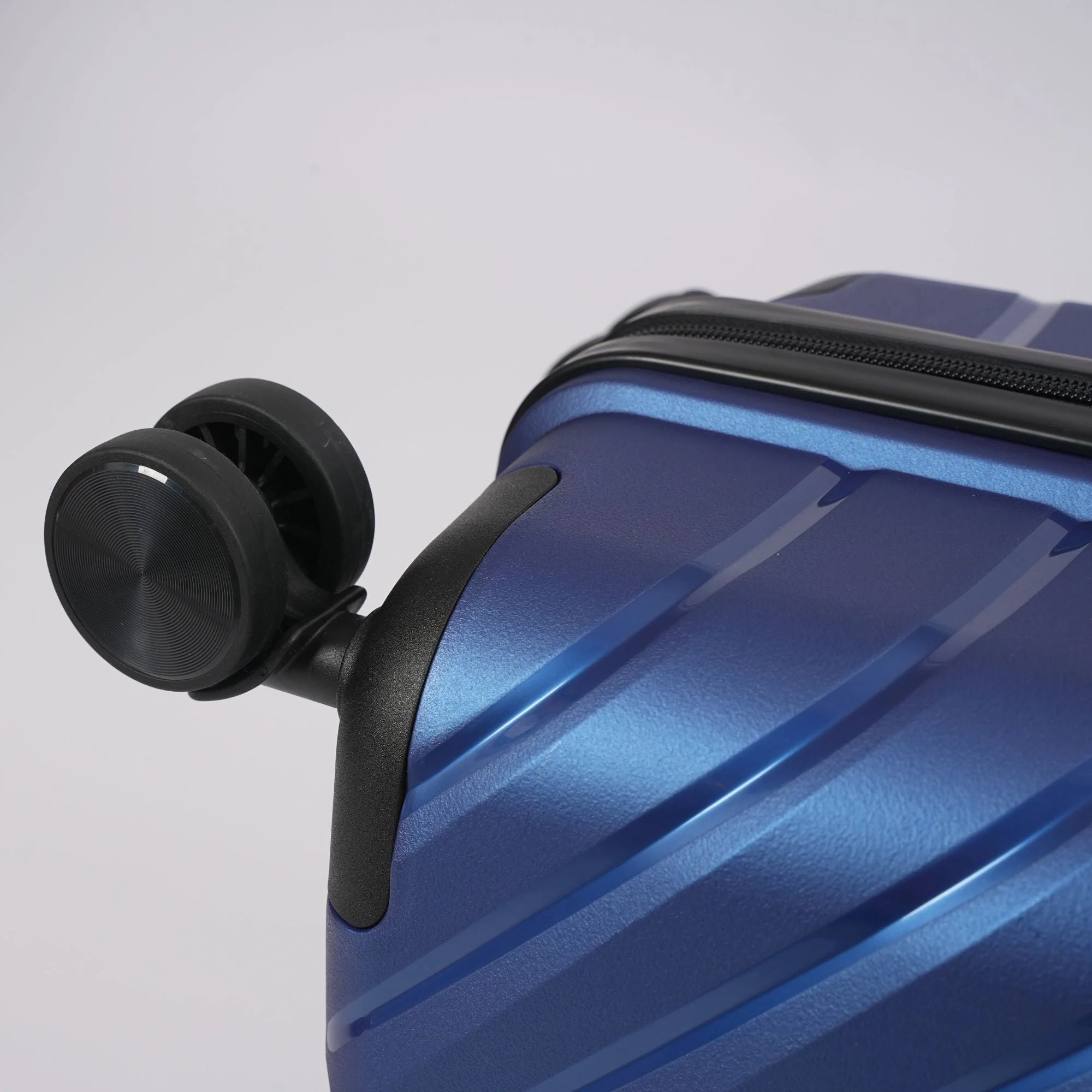 Blue Roller 3 Piece Luggage Set - Image 4