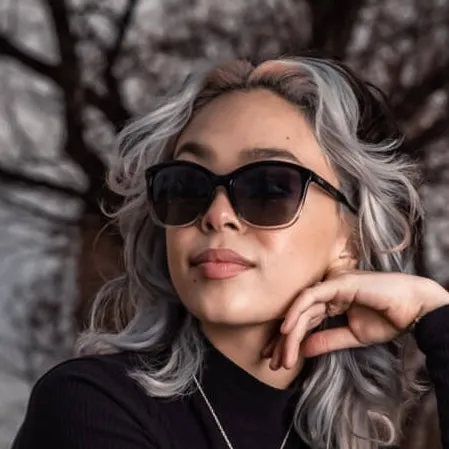 Elizabeth Sunglasses â Womenâs Polarized Full-Frame Shades - Image 2