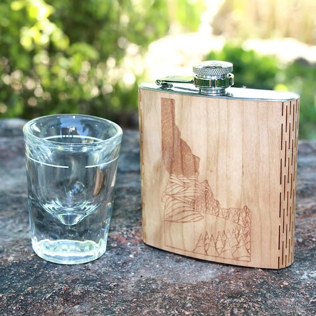 Idaho Night Landscape 6 oz. Wooden Hip Flask - Outdoor Adventure Series - Art by Ben McKenzie - Image 2