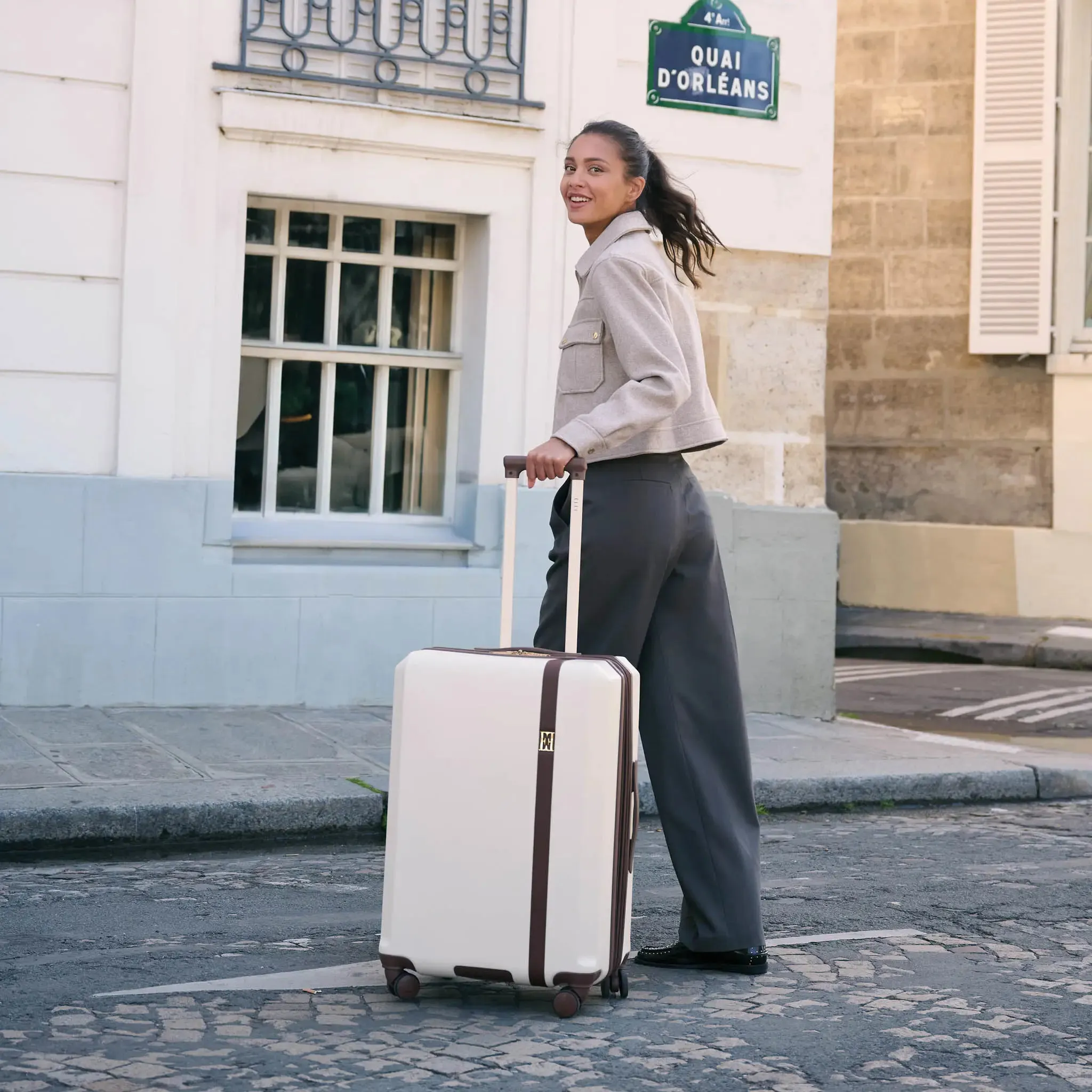 Luxe Journey 3 Piece Expandable Retro Luggage Set - Image 2