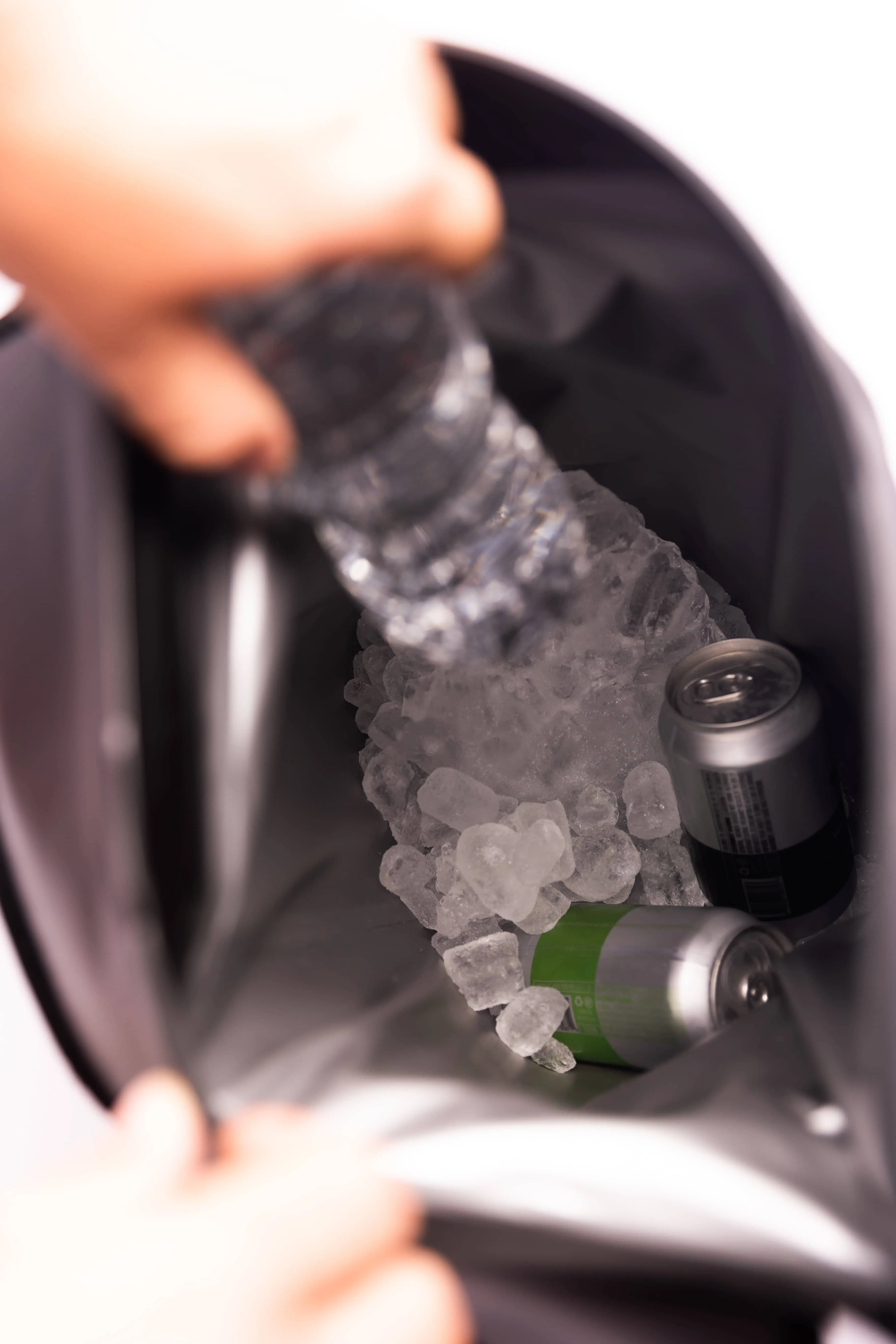 MagnaGuard-Auto-Sealing Tote Cooler - Grey - Image 5