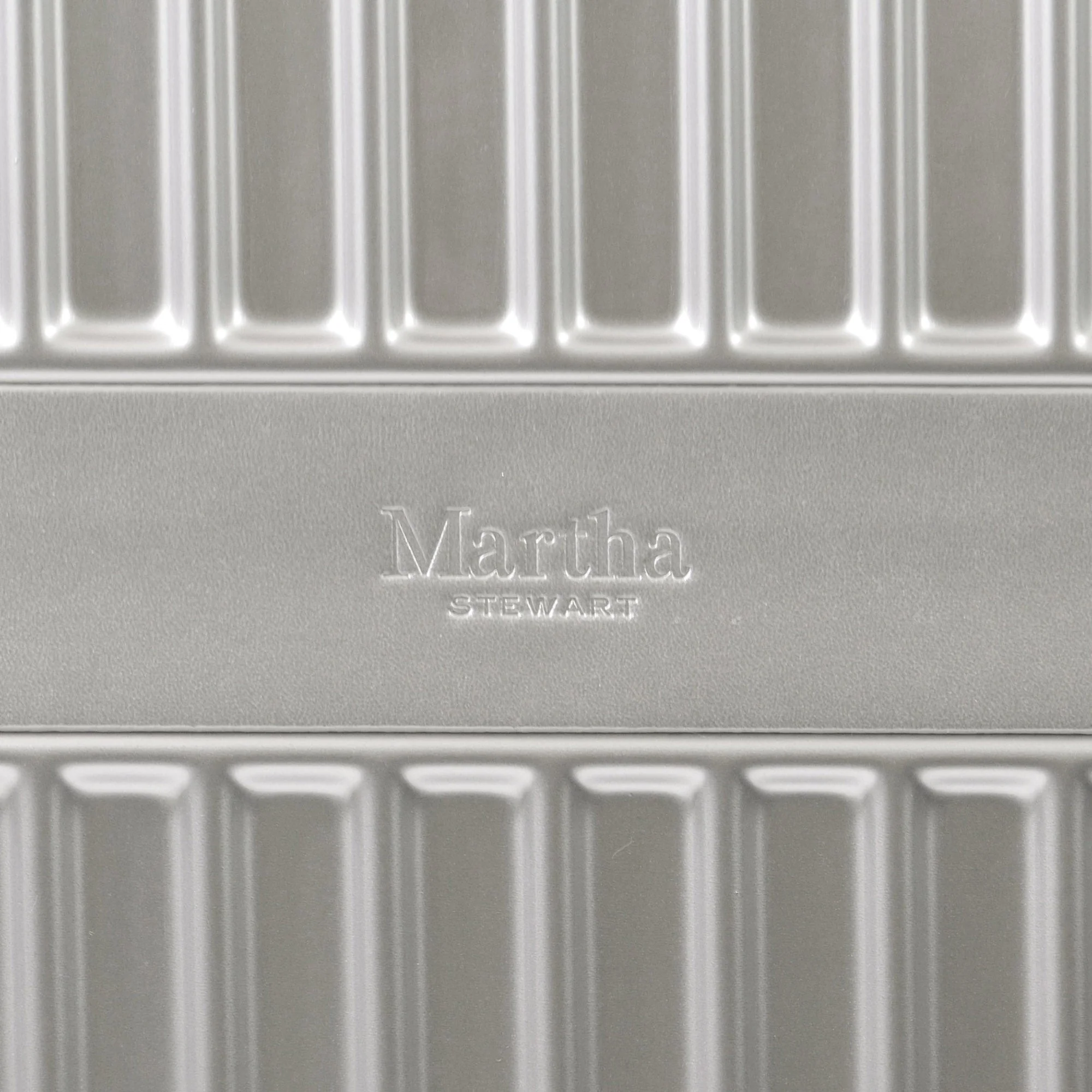 Martha Stewart The Bedford 22" Hardcase Carry-On - Image 6