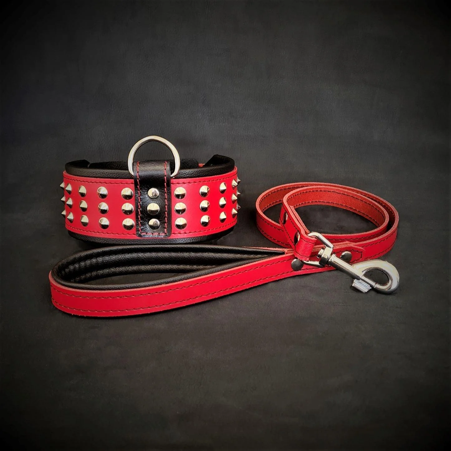 The "Star" Dog SET - Collar & Leash. Red